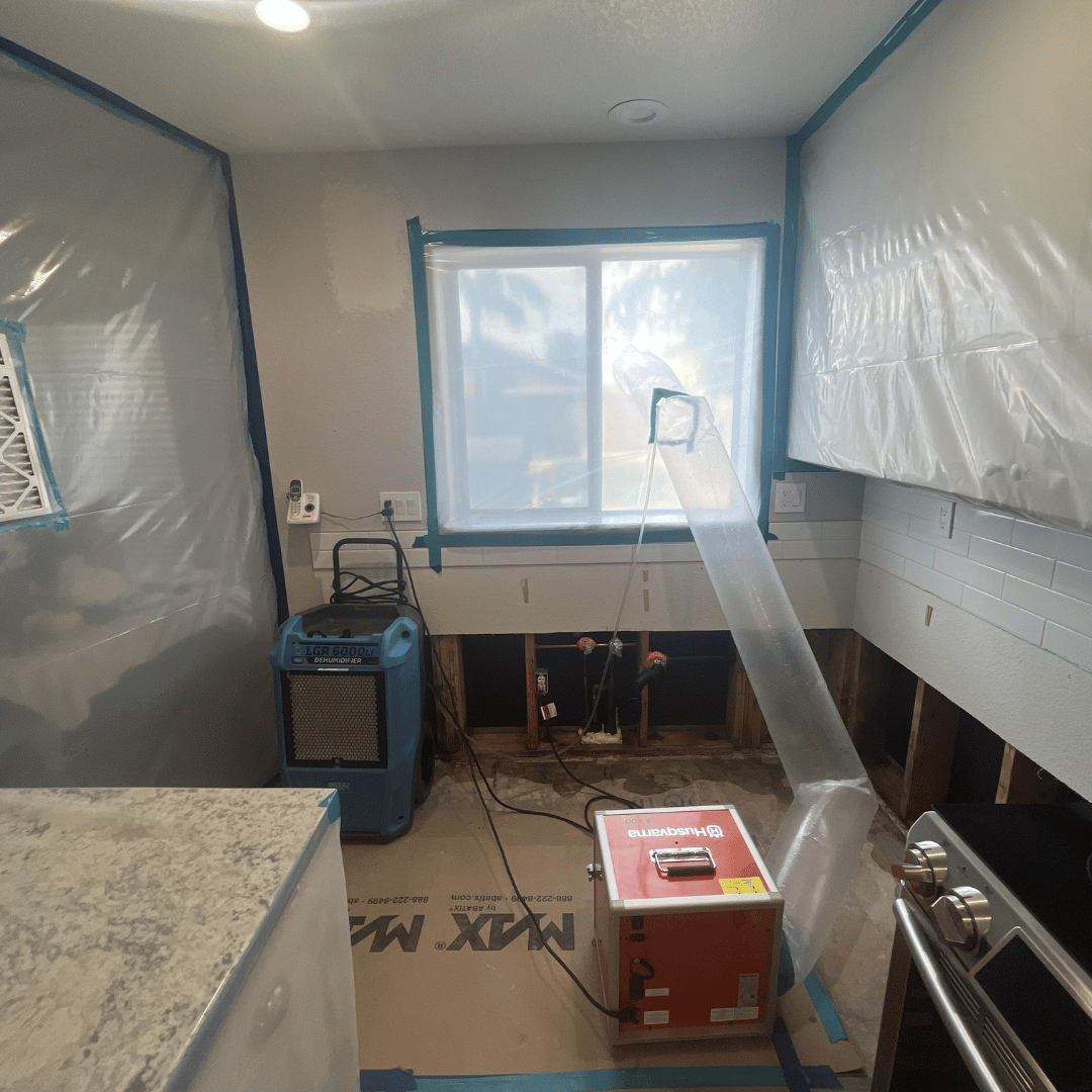 Water damage mitigation with containment barriers during restoration in Fountain Hills AZ conducted by URS