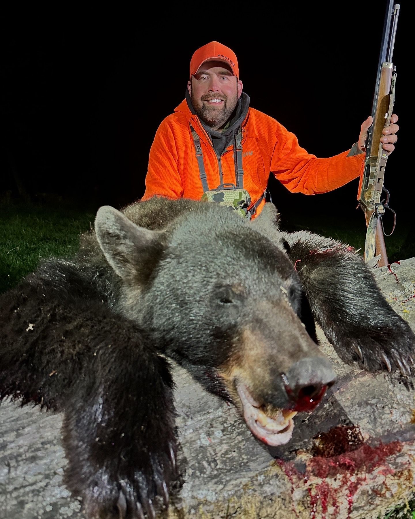Guide for hunting bear in Canada