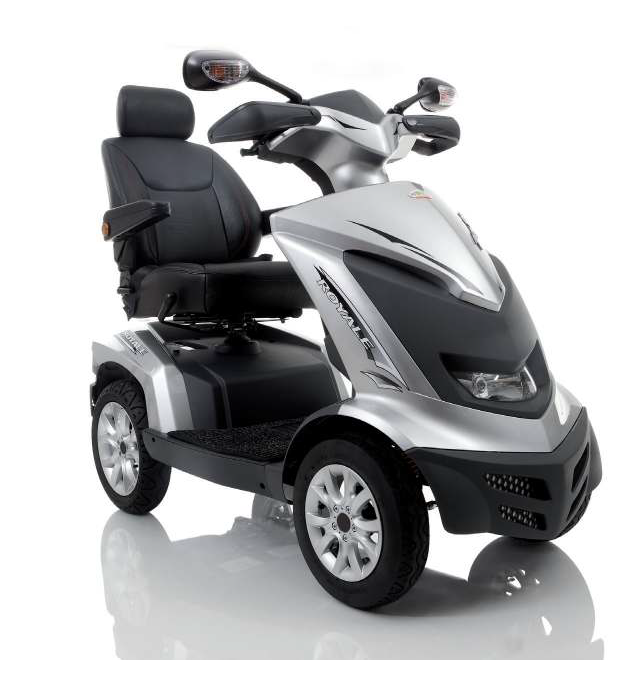 Scooter elettrico argento e nero con sedile nero, su sfondo bianco.