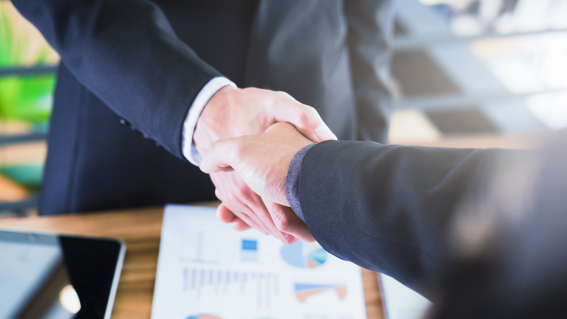 Why Partnering With an Energy Advisor Is Better Than Going It Alone