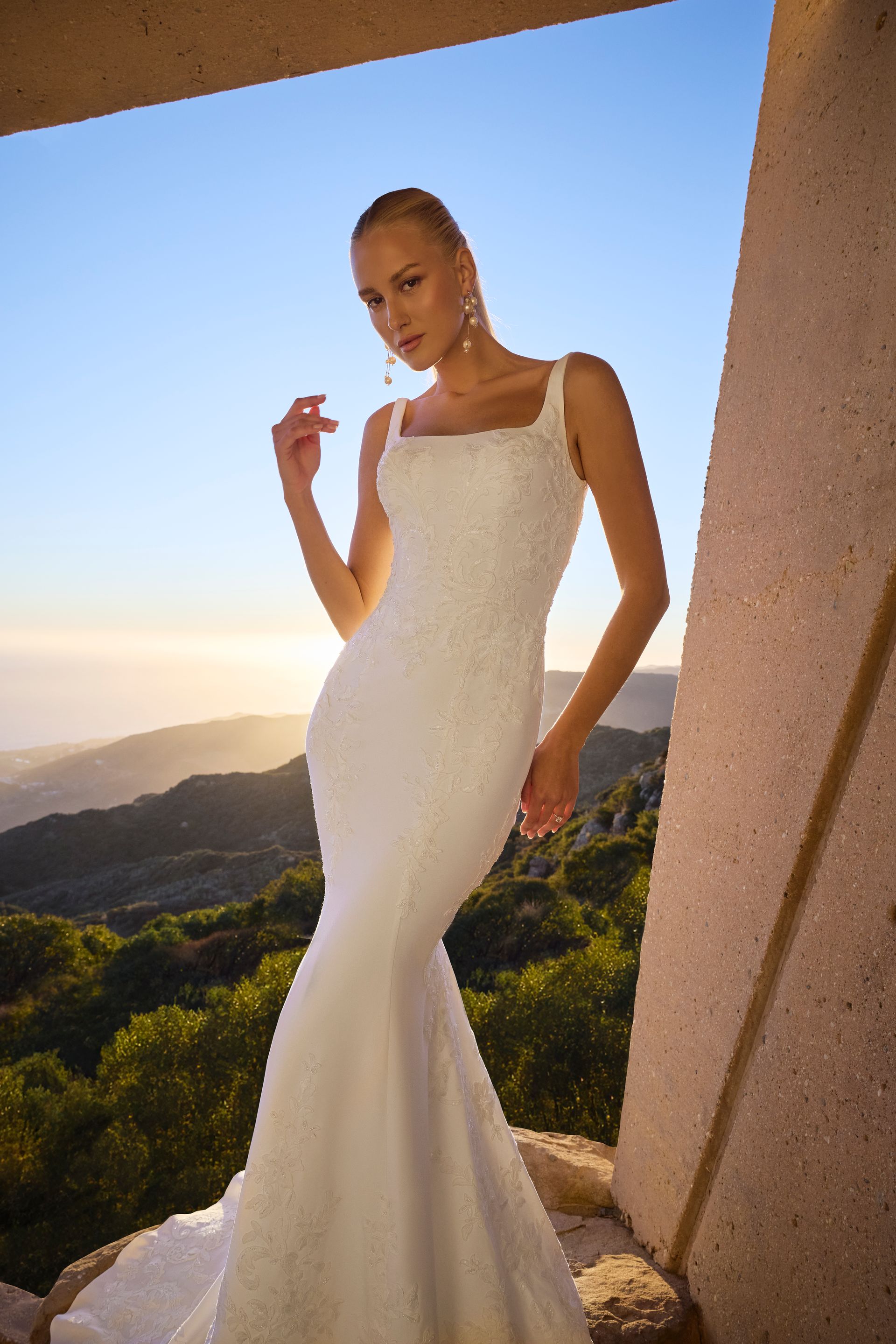 Casablanca Bridal Gown MALIBU
Dress No: 2605