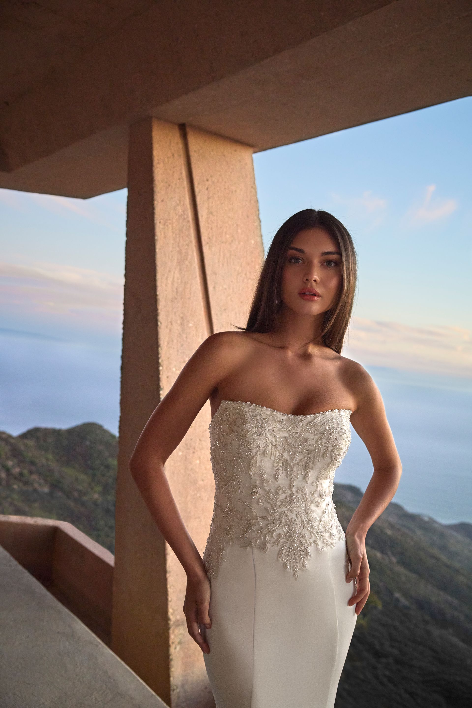 Casablanca Bridal Gown OCEANA
Dress No: 2611