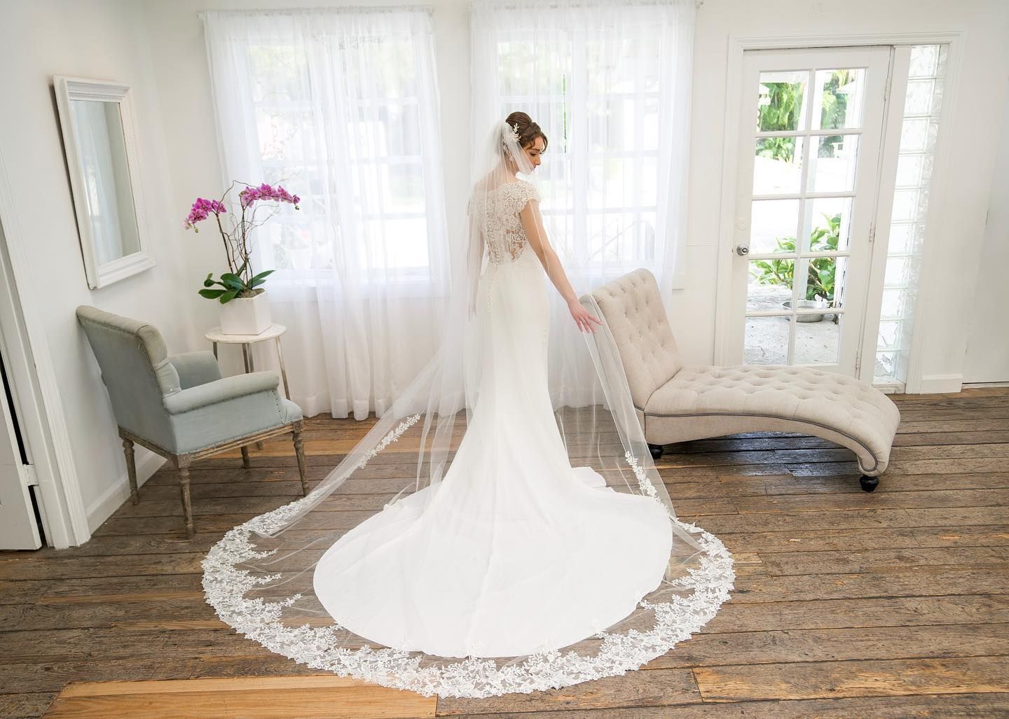 Veils and accessories at Fifi's Bridal Chicago