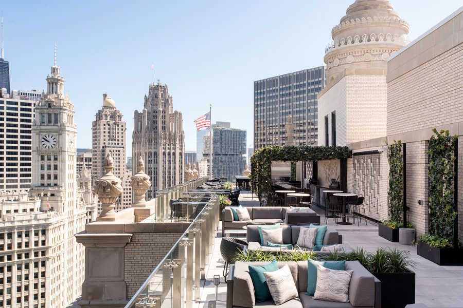LondonHouse Chicago – Rooftop Romance Overlooking the River Wedding Venue
