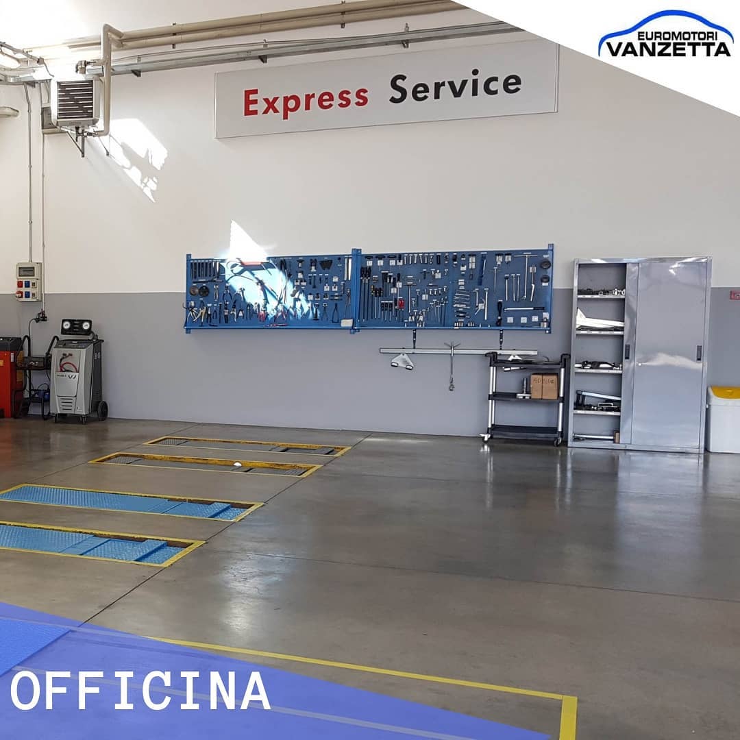Interno dell'officina