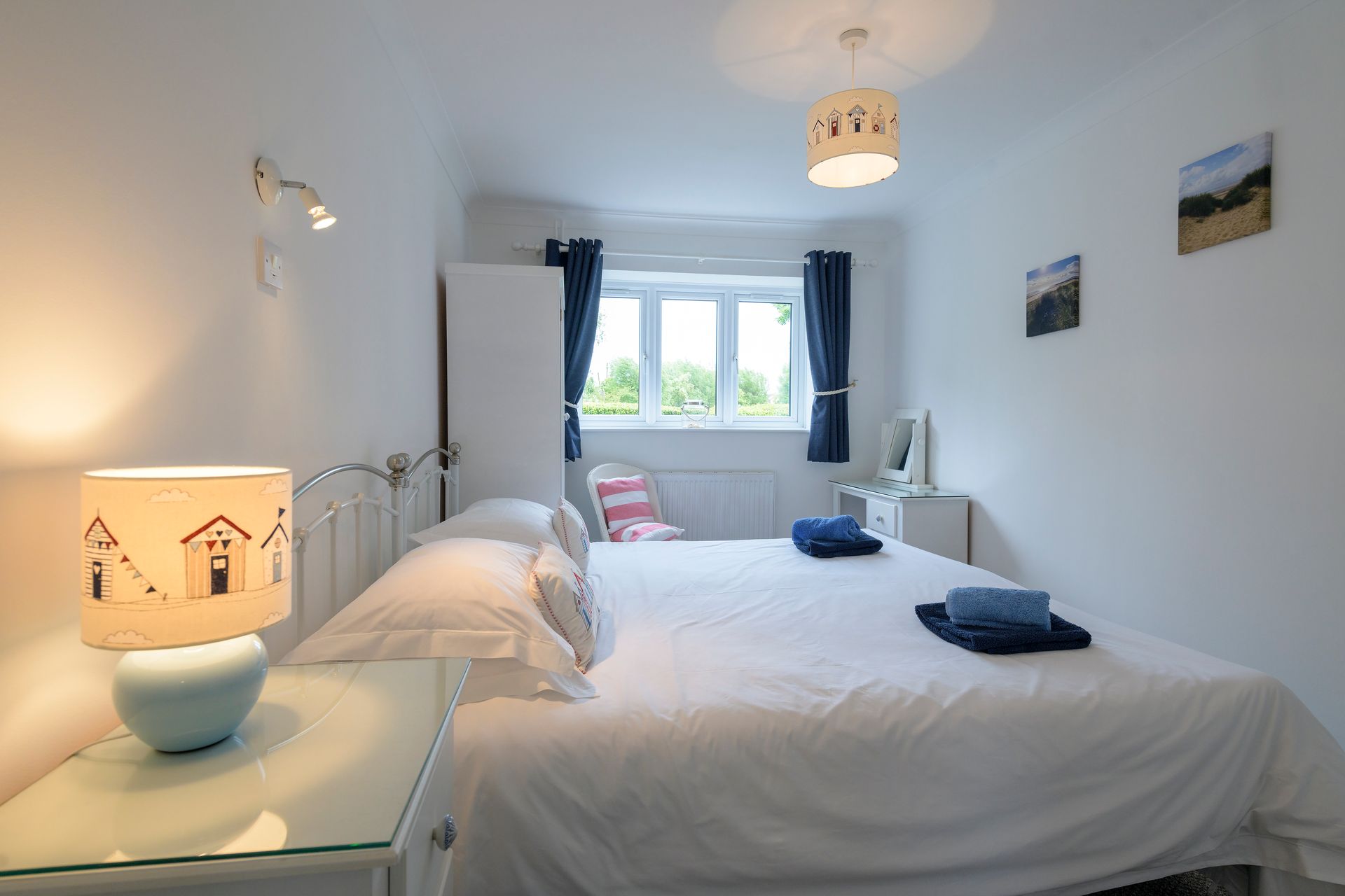 Horseshoe Cottage Superking Option