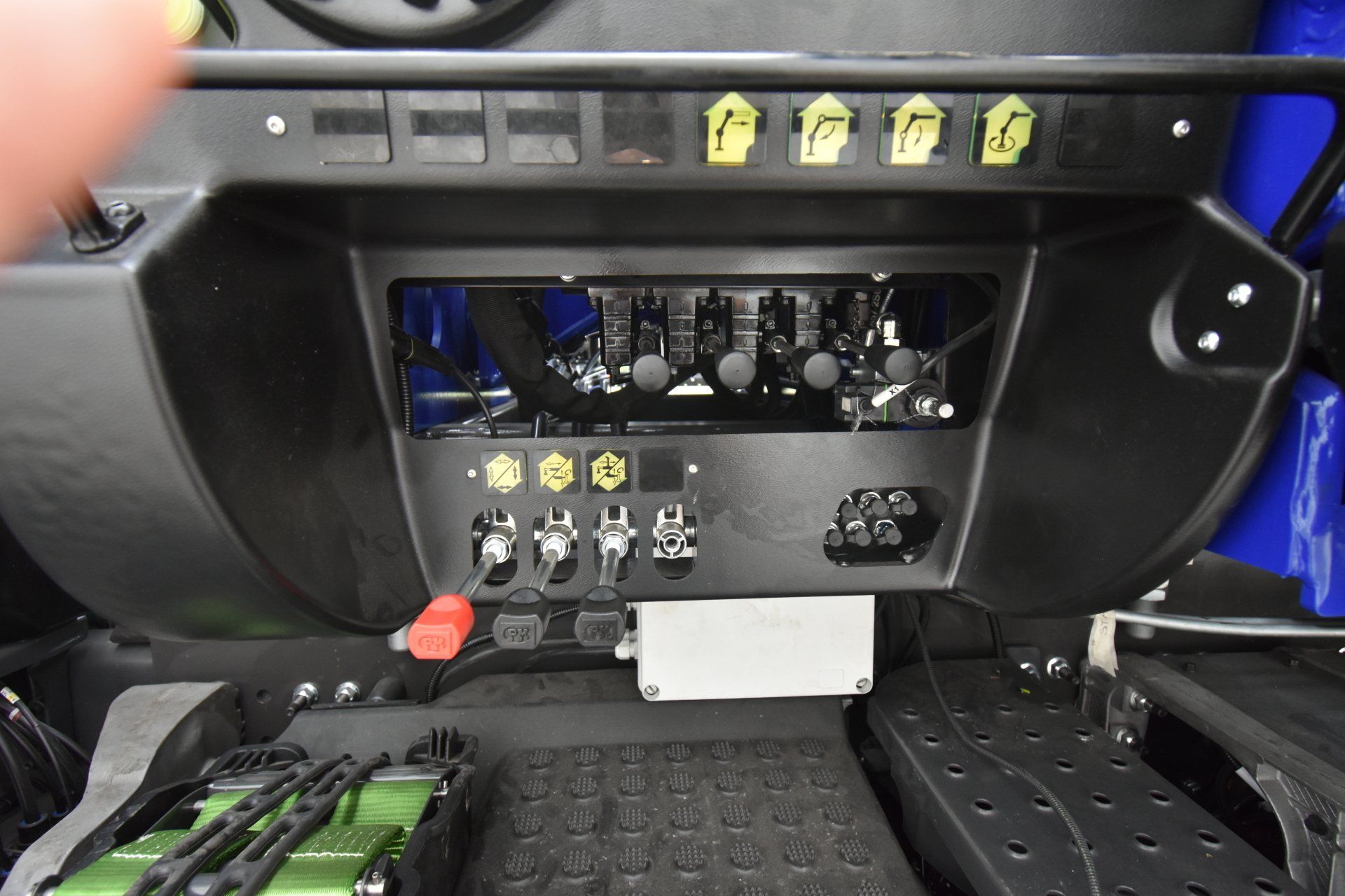 GRU PM MONTATA SU VEICOLO VOLVO