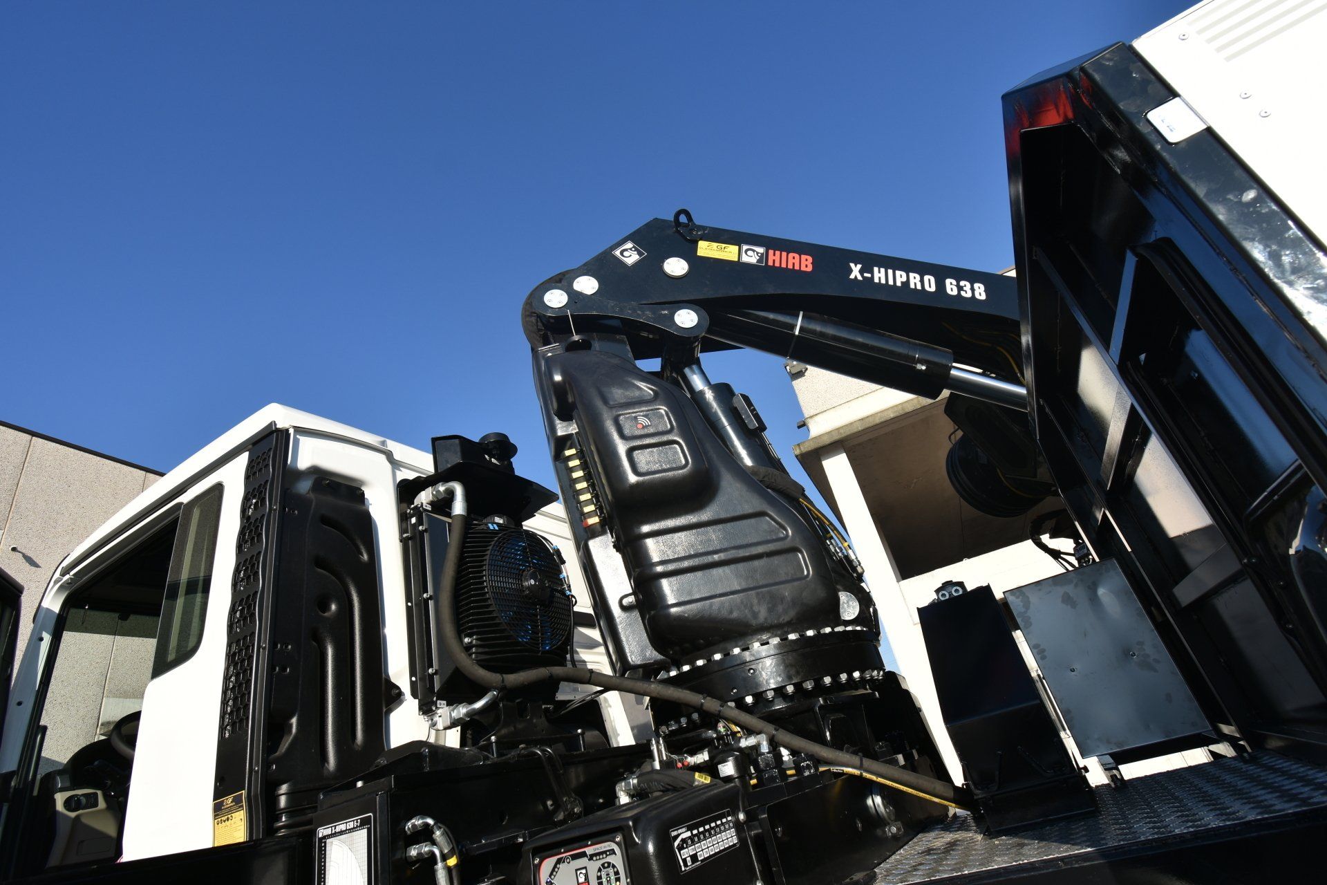 GRU HIAB SU VEICOLO MAN