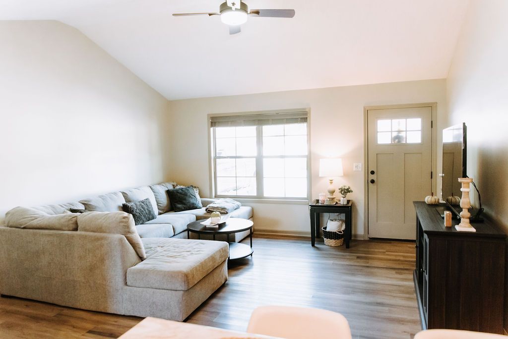 Vintage Hill - Image 6