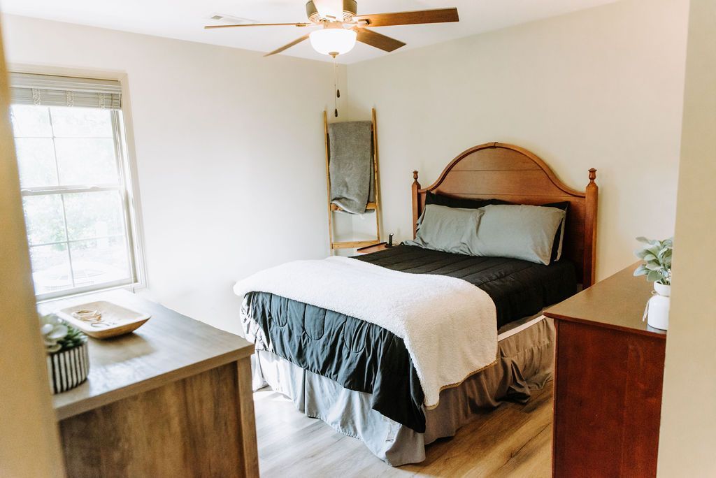 Vintage Hill - Image 13