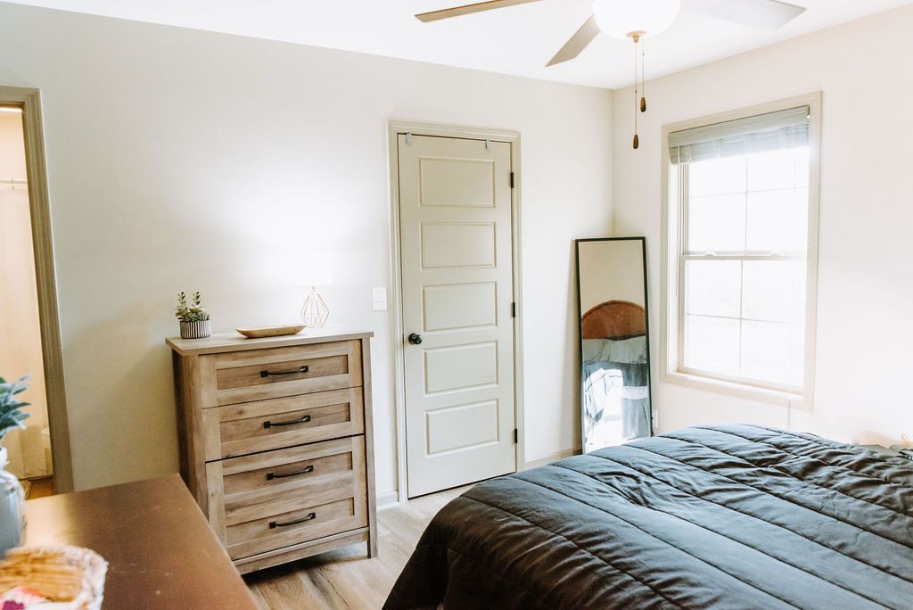 Vintage Hill - Image 14