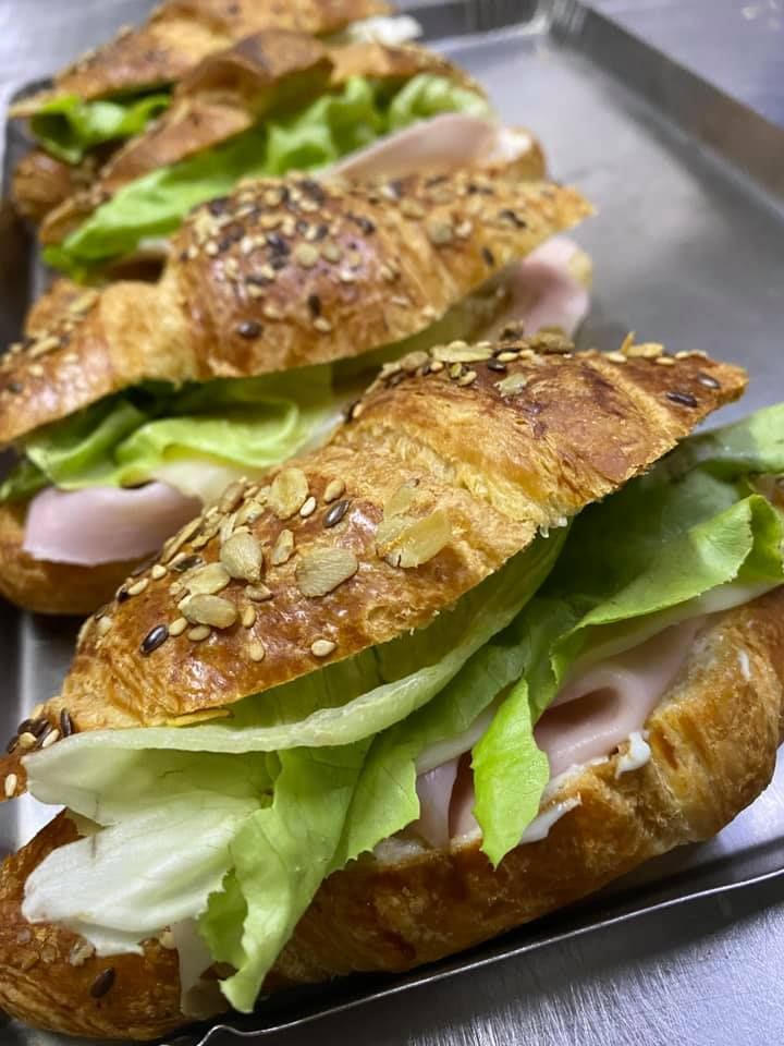 immagine cornetti ripieni salati