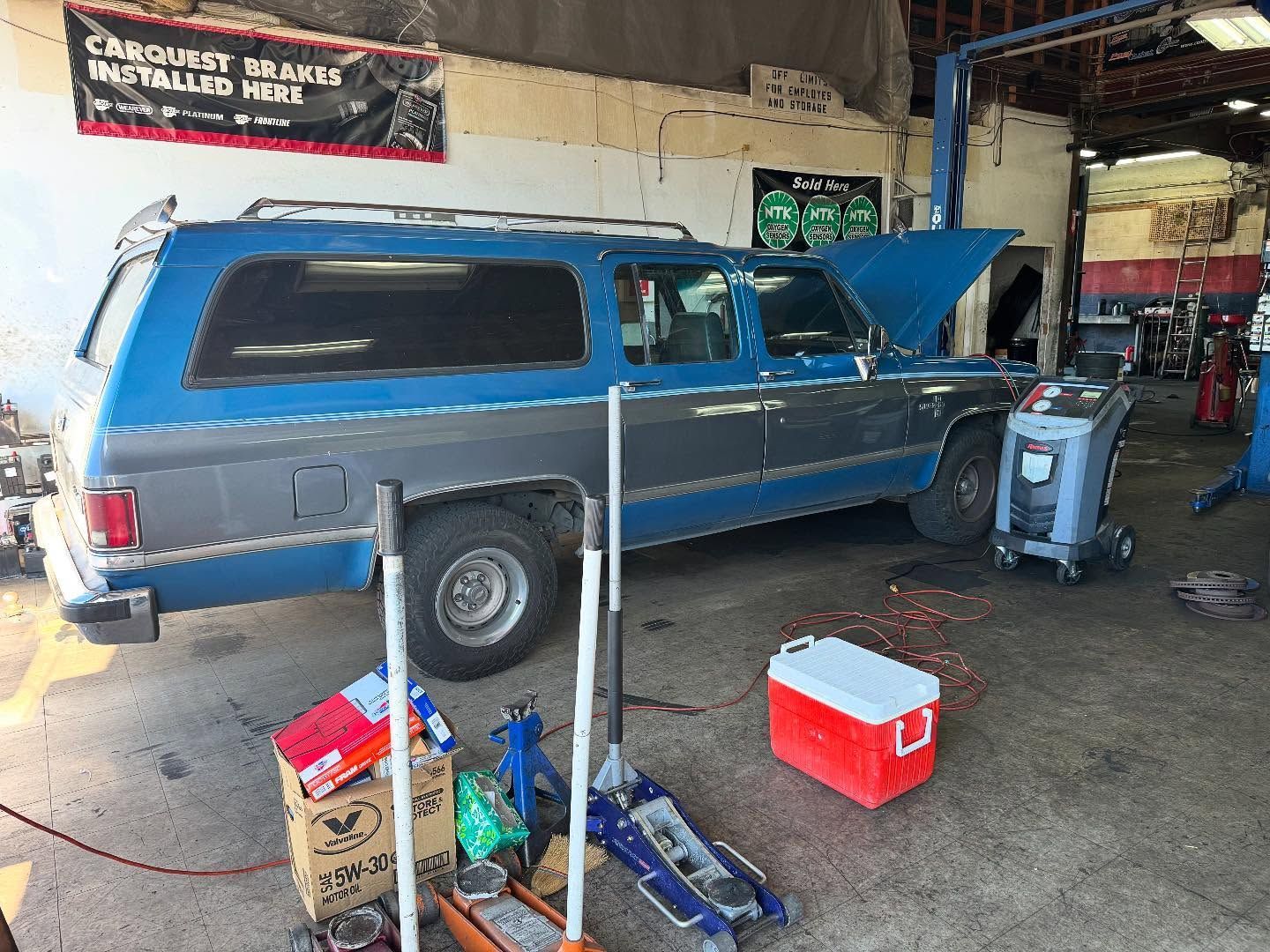 Garage photo | Tom’s B & M Auto