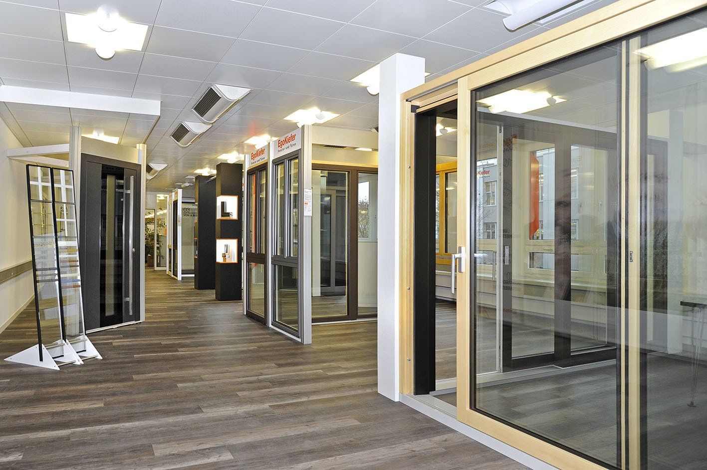 Türen- und Fensterausstellung der Schreinerei Steinmann AG, Winterthur