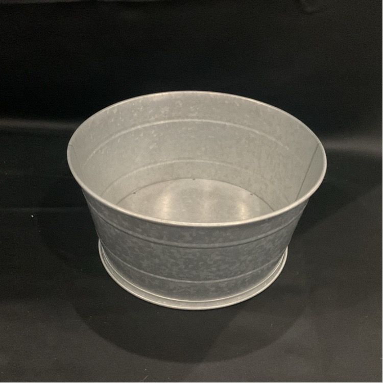 Round Tin Tub