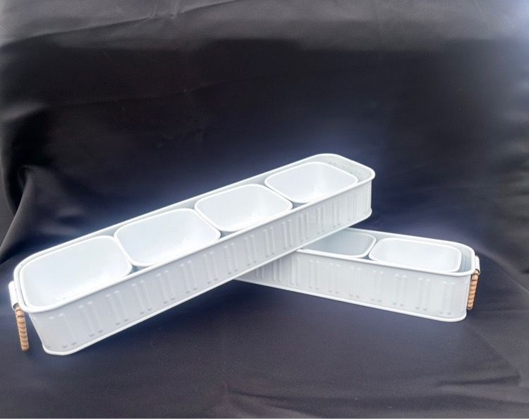 Segerated Serving Tins ( about 4