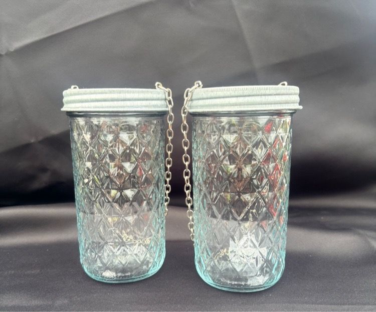 Quilted Crystal Pint Jar with Light & Hanging chain (Battery may need to be repalced)