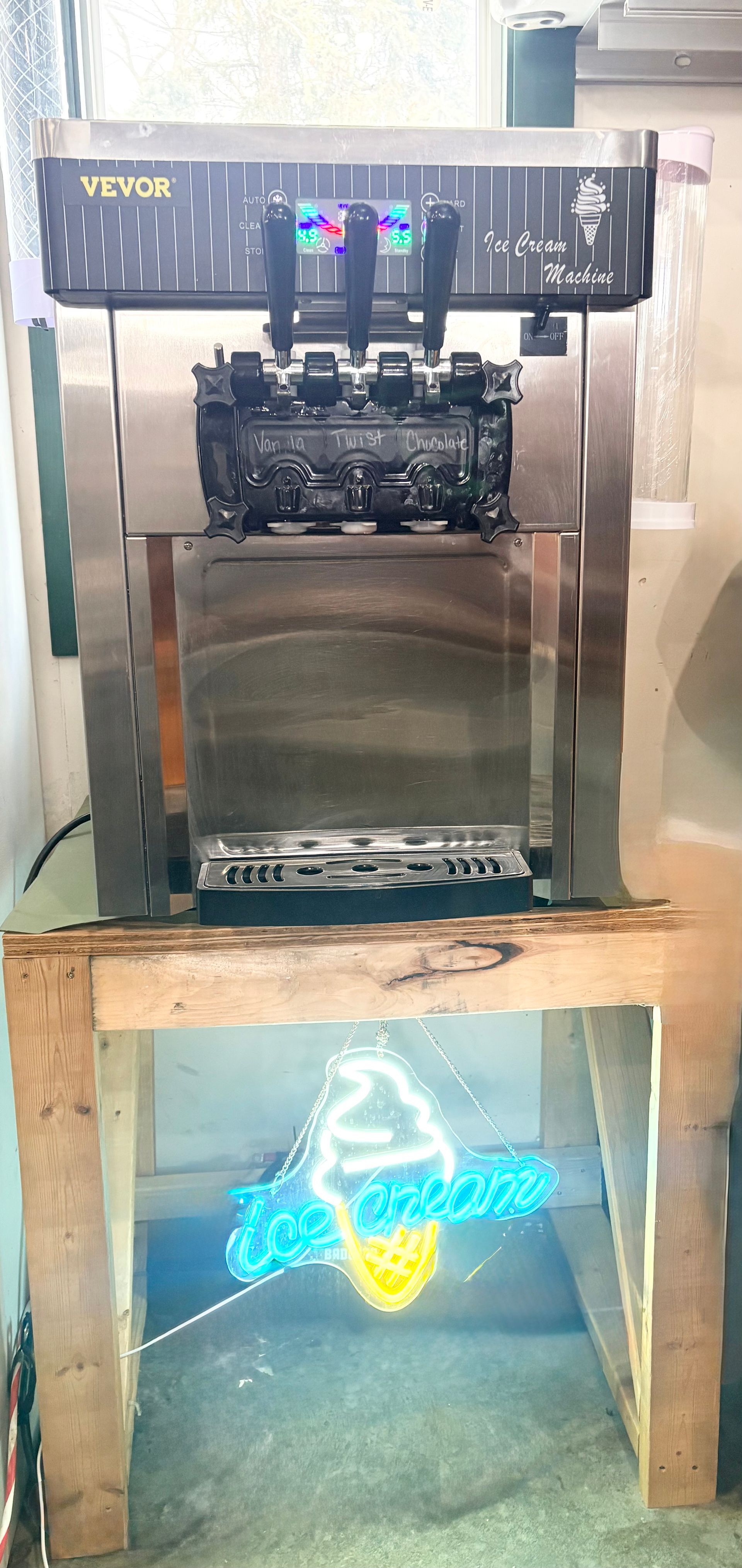 Soft Serve Ice Cream Machine