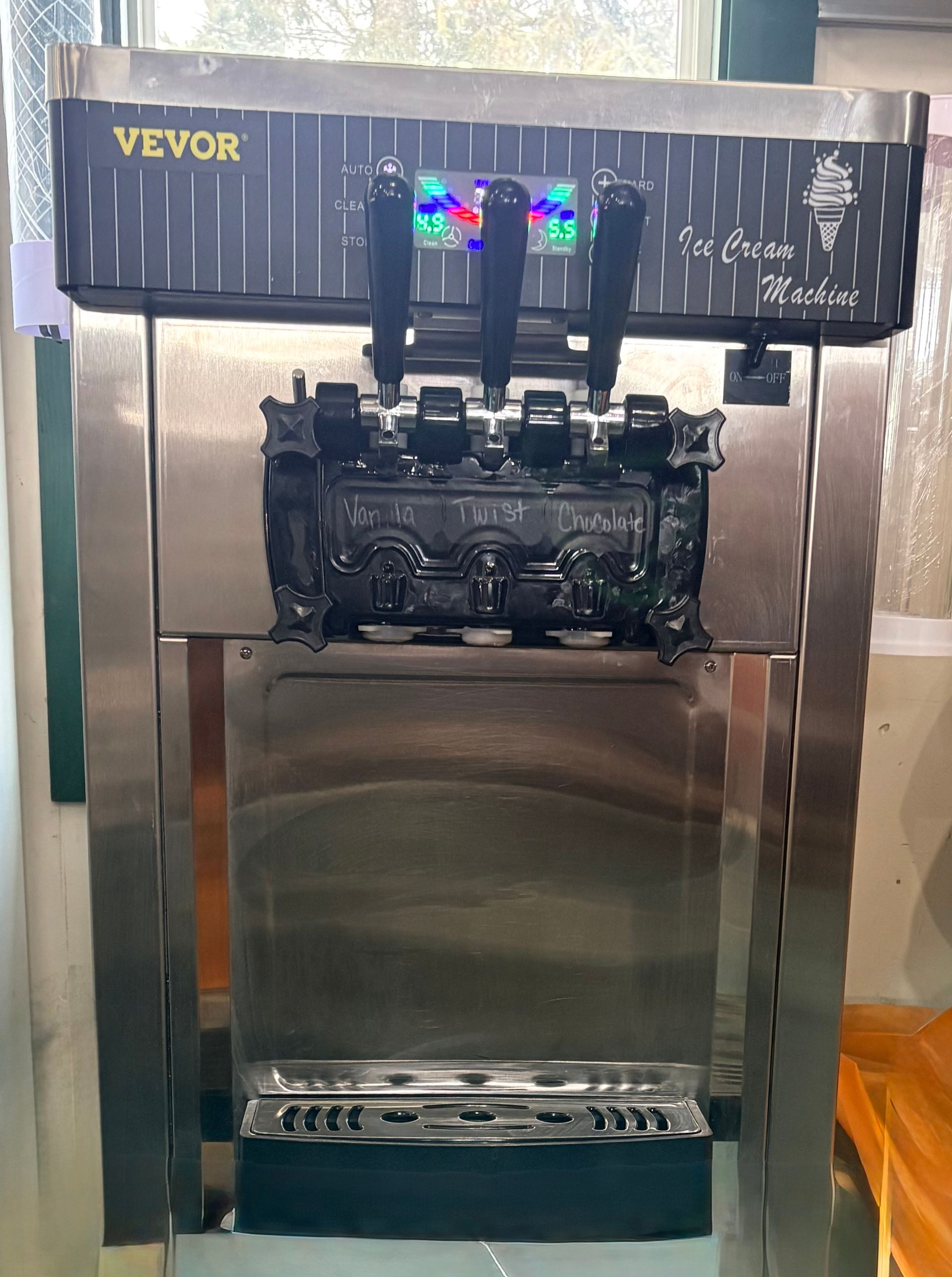 Soft Serve Ice Cream Machine