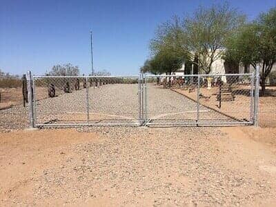 chain link fence in dirt - chain link fence contractor
