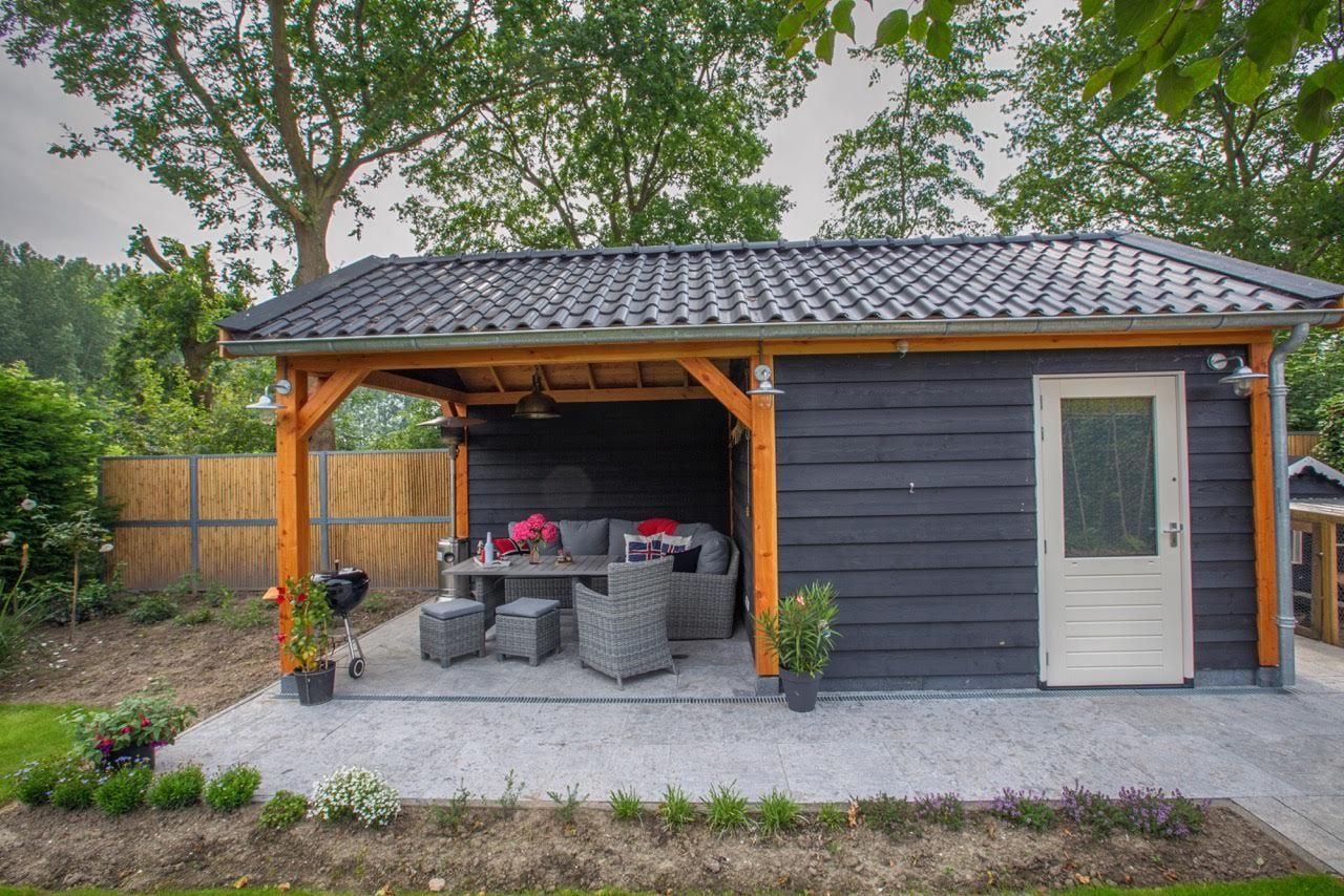 Overkapping en schuur Stad aan het Haringvliet