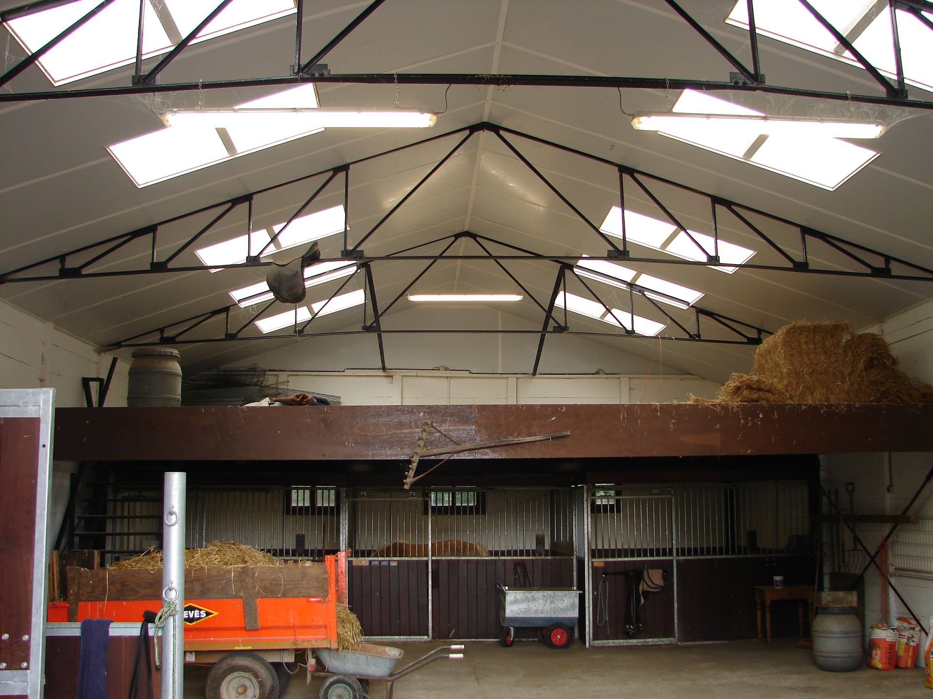 Mooie gepotdekselde schuur geplaatst