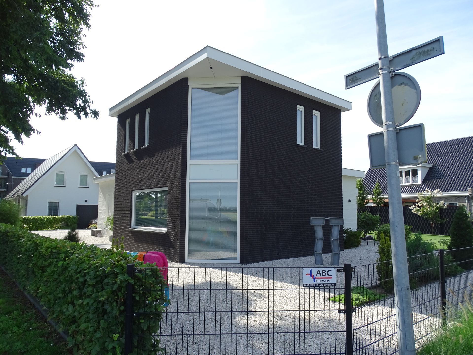 Moderne nieuwbouw woning, villa met strakke lijnen, Bouwbedrijf van Gurp