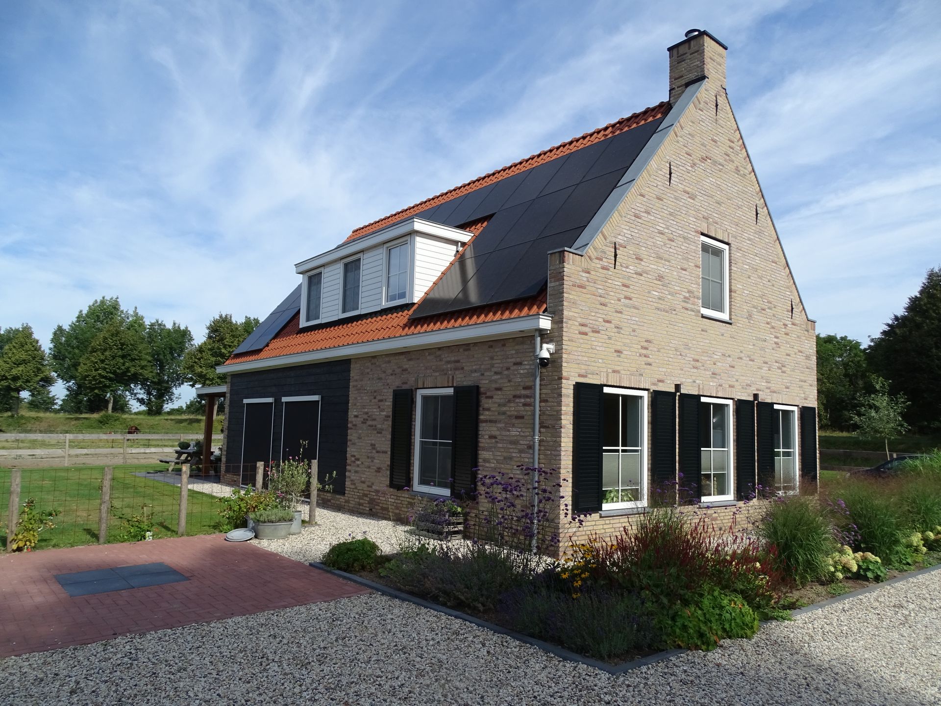 Nieuwbouw woning in Sommelsdijk met een landelijk karakter 