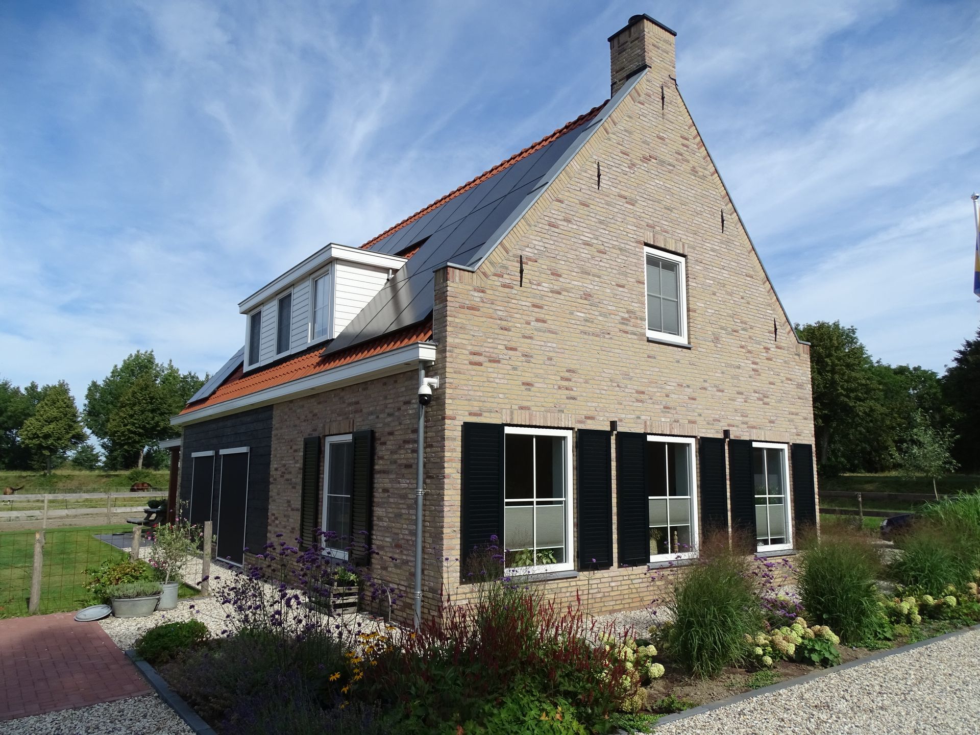 Nieuwbouw woning in Sommelsdijk met een landelijk karakter 