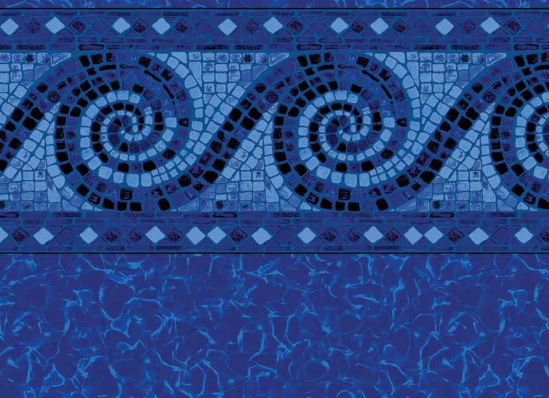 Une piscine bleue avec une bordure en mosaïque et un fond bleu.