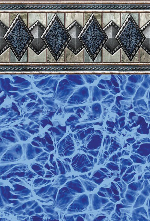 Un gros plan d une piscine avec une bordure en carrelage bleu.