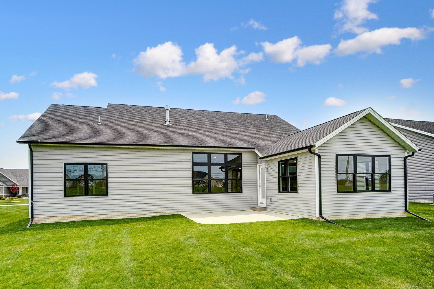 The Village at Riverbend / Stylish Villas on Large Lots