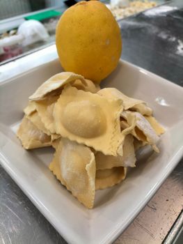 ravioli al limone