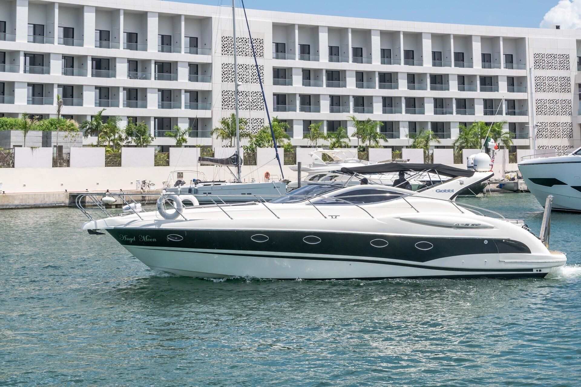 luxury yacht cancun tour