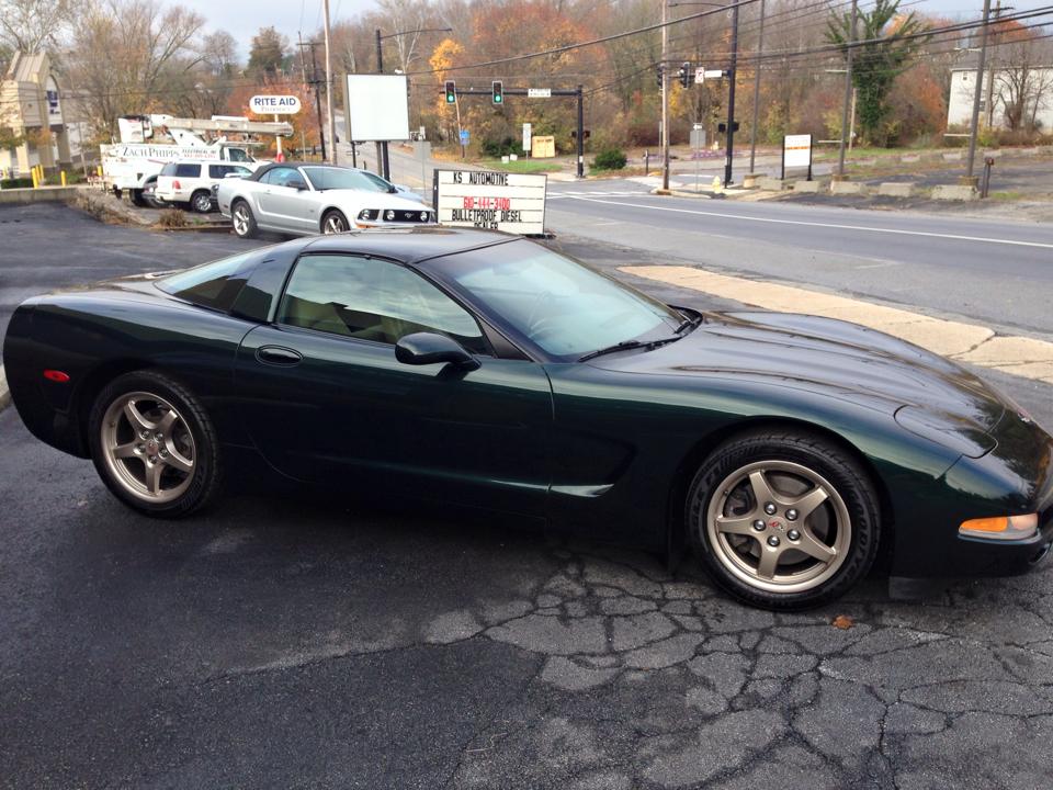KS automotive green corvette