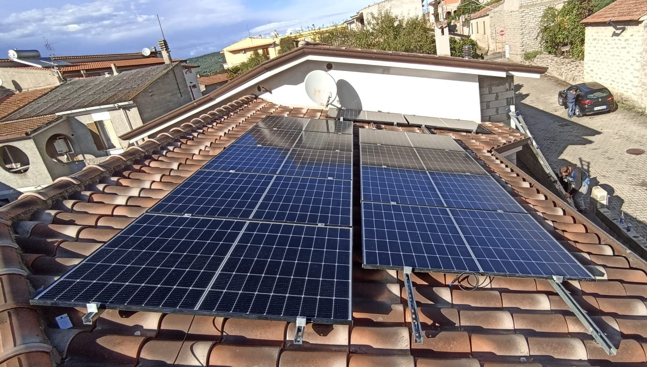 Pannelli fotovoltaici e installazione impianti di domotica e sistemi automazione in Sardegna