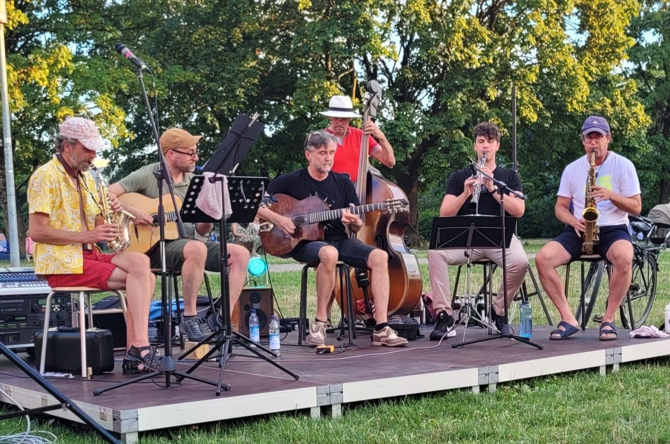 Live mit dabei die coolen Jungs von Jamkitchen  ab 15:30 Uhr am Neuhauser Platz