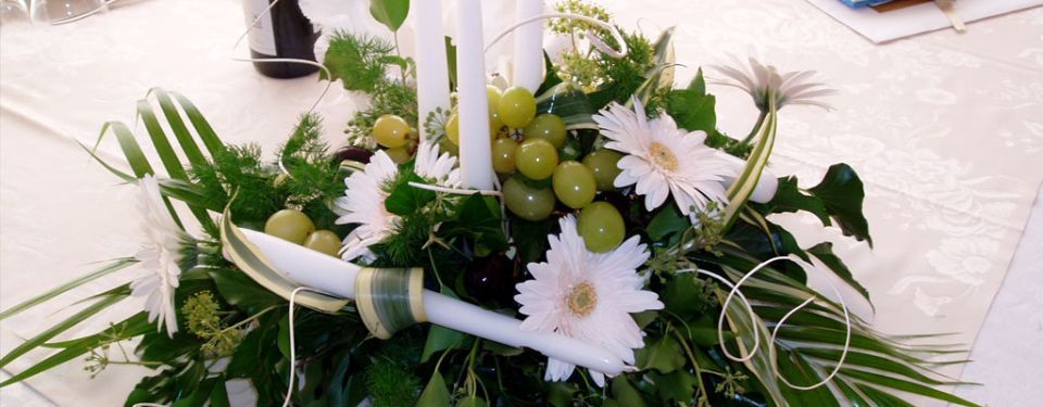 composizione con fiori e candele