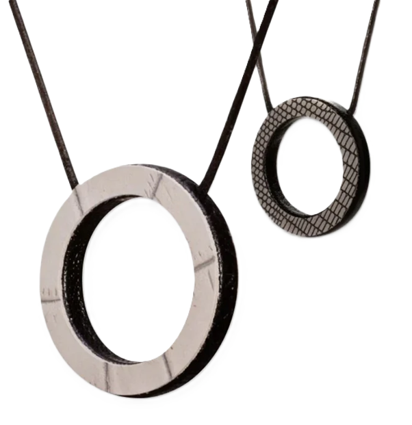 SPEKLACE by Le Kevin Luxury Eyewear Holder in Chalk Black Print Duo.