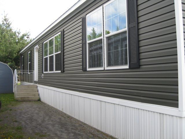 Redman A46033 Manufactured Home In Lyndonville, Vermont