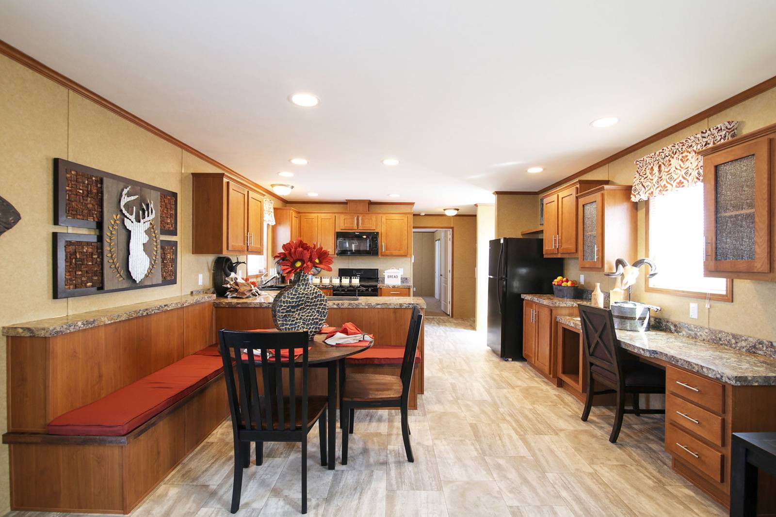 Manufactured home dining room interior option in Lyndonville, VT