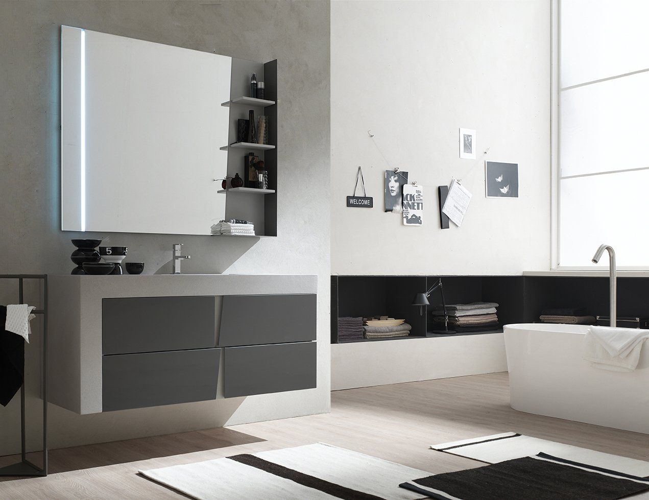ambientazione bagno grigio e bianco