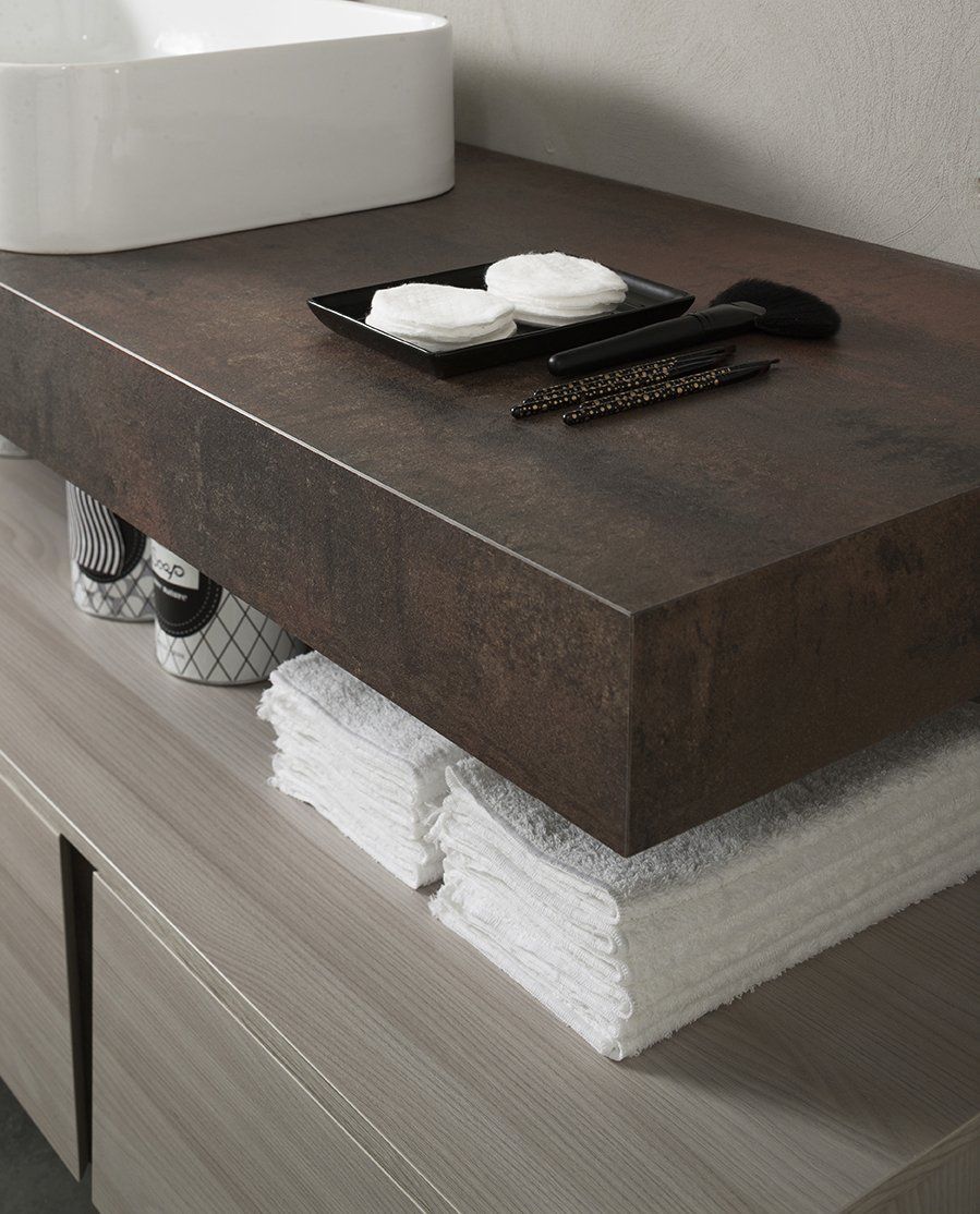 top bagno in HPL corten con sopra lavabo in ceramica
