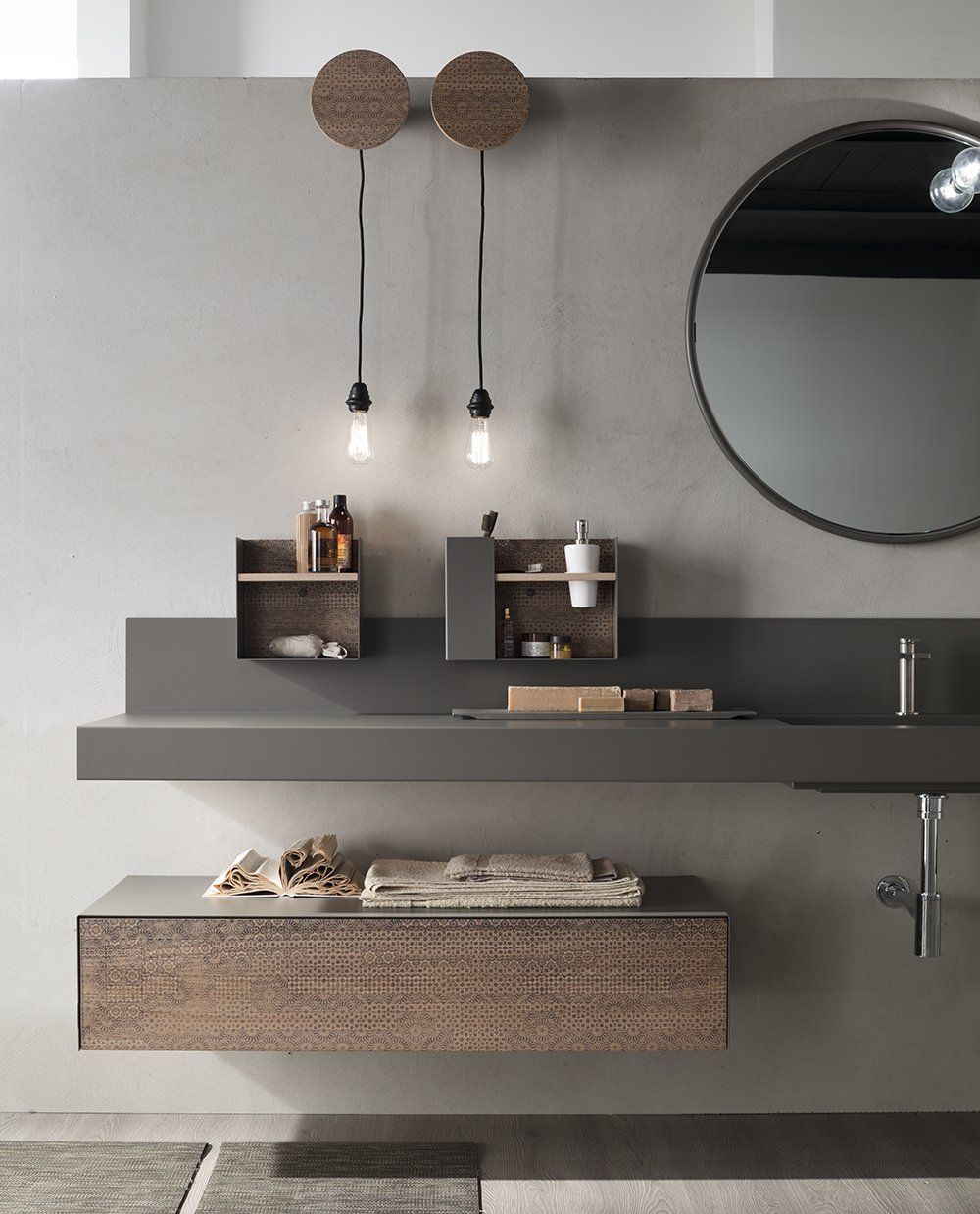 cassetto bagno avvolto da metallo peltro