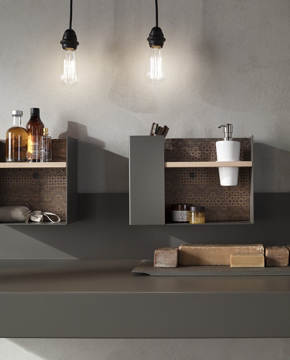 accessori metallo peltro e legno serigrafato