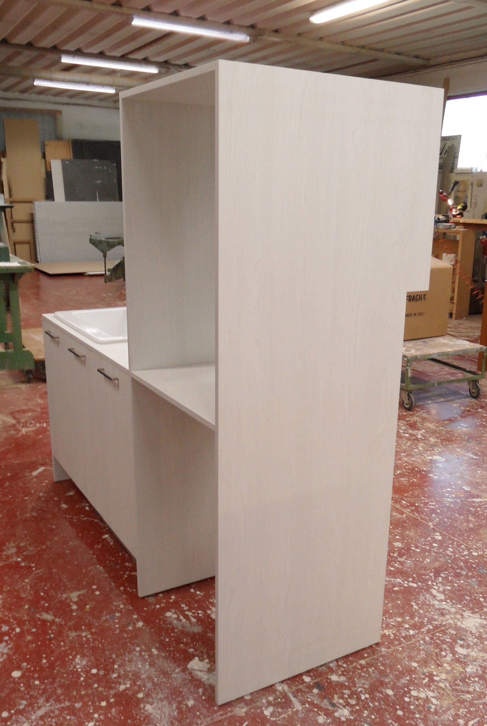 Mobilie lavanderia in costruzione styl art