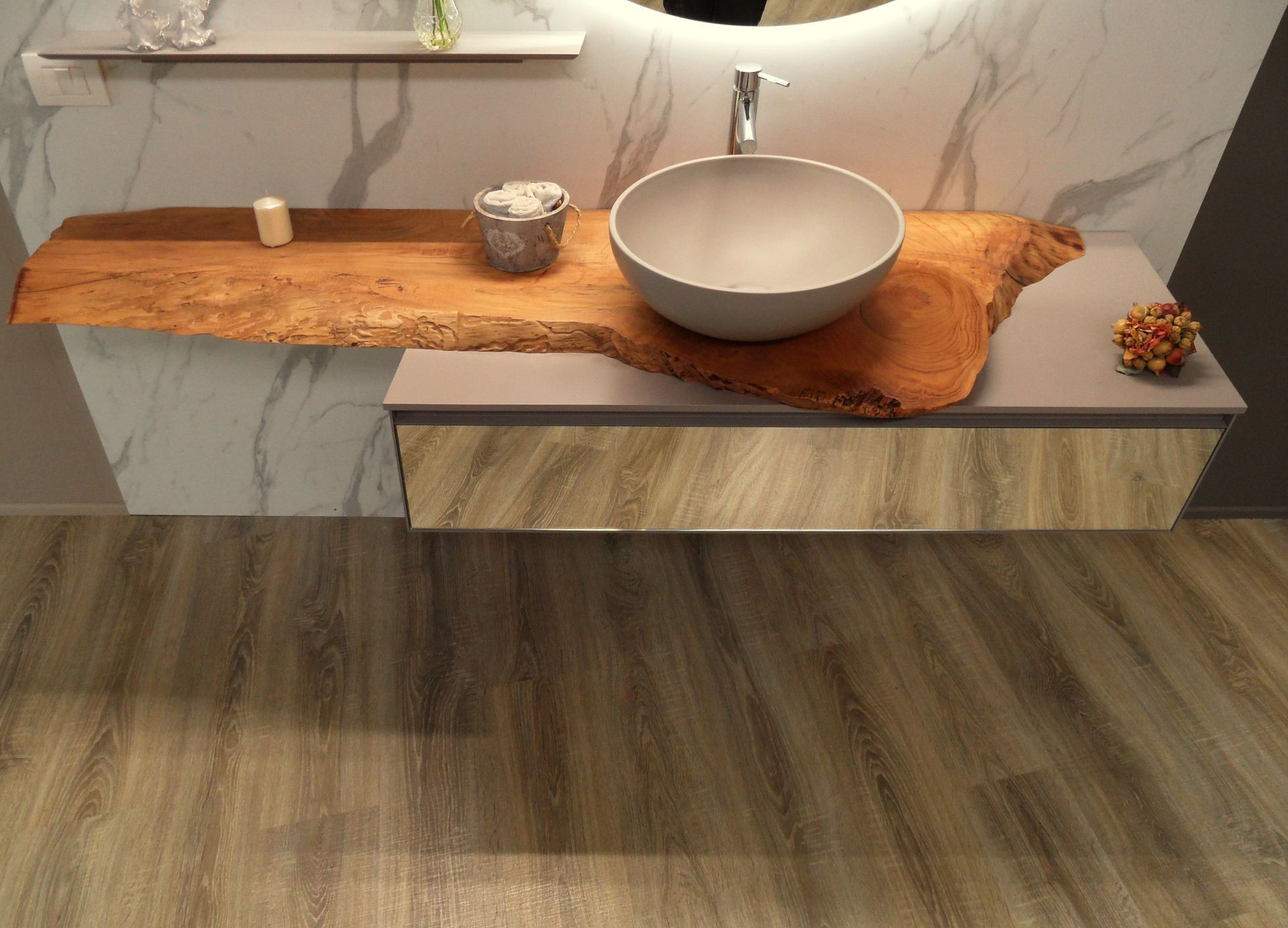 Mobile Bagno con tavolato corteccia in legno di Cedro