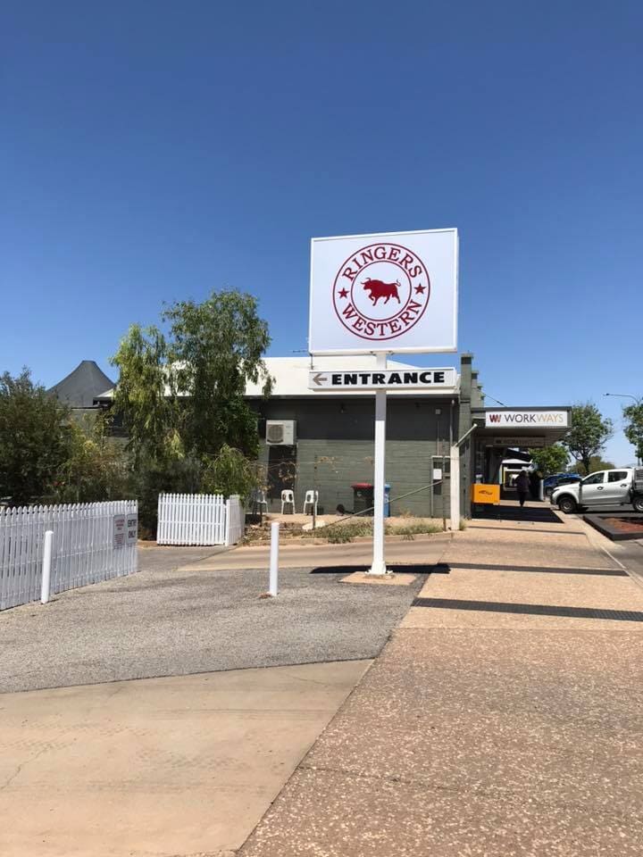 Ringer Western Entrance - Directional Signage in Mount Isa, QLD