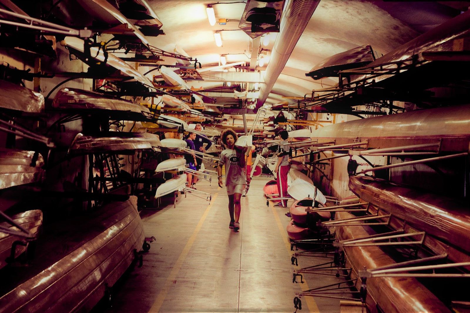 ragazzi in canoa a Firenze