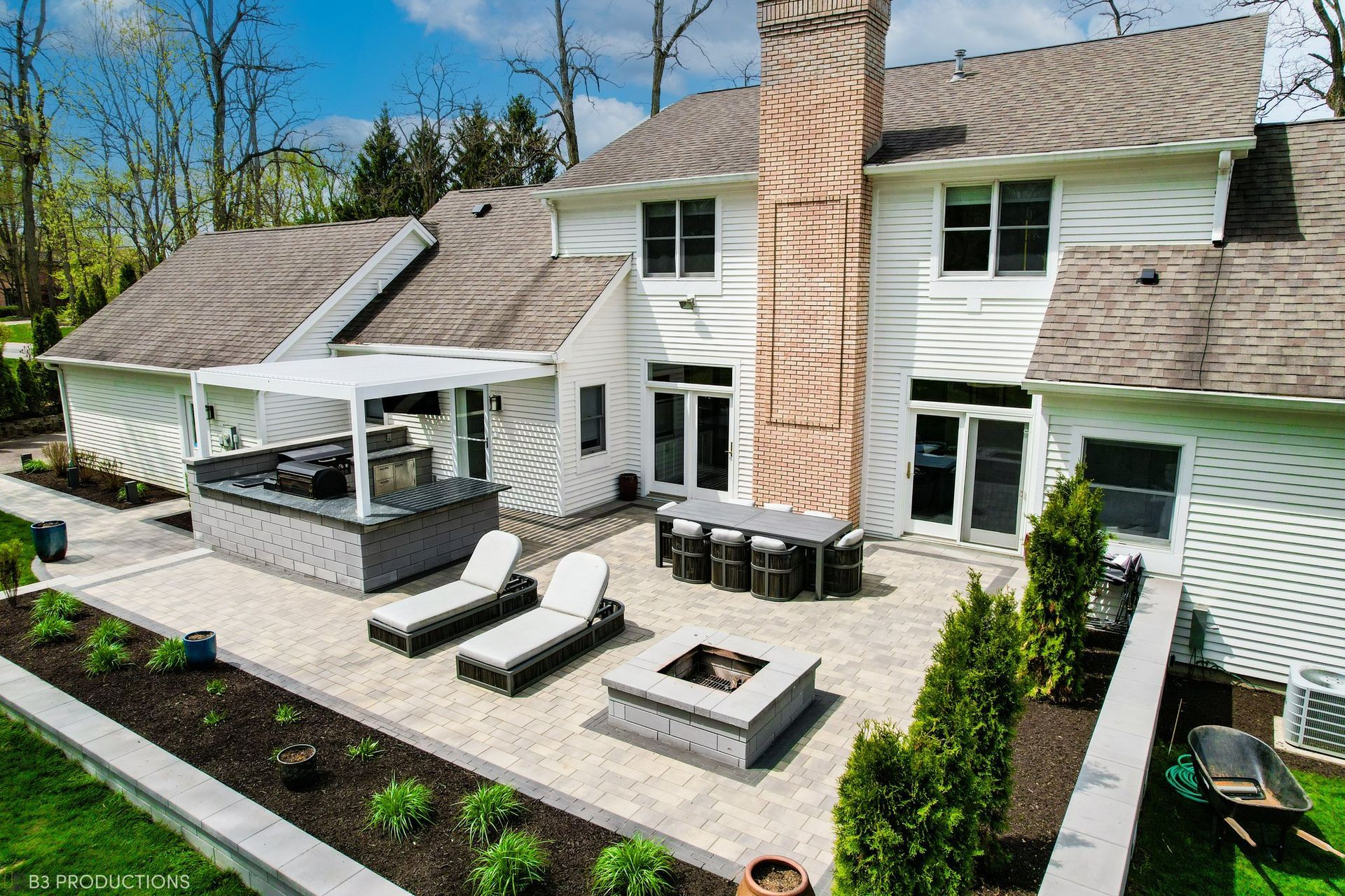 Outdoor Living Space Valparaiso